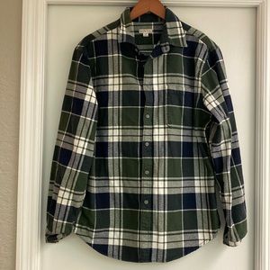 Merona men’s long sleeve button down. Size large.